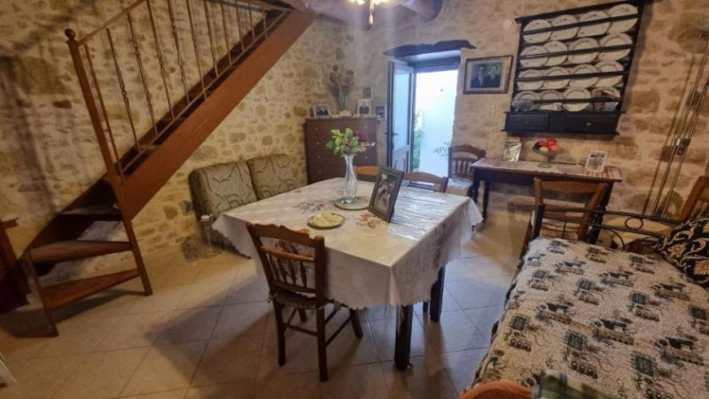 Agios Myron Kreta, Agios Myron: Einfamilienhaus aus Stein zu verkaufen Haus kaufen